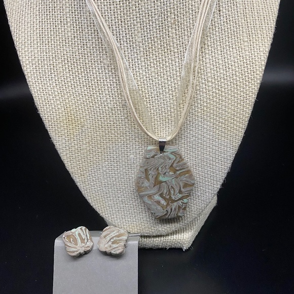 Handmade Pendant Necklace and Matching Earrings - Picture 1 of 1